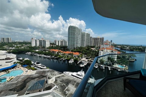 Copropriété à louer à Aventura, Floride: 2 chambres, 141.4 m2 № 1828961 - photo 1