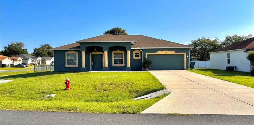 House in Ocala, Florida 3 bedrooms, 185.8 sq.m. № 2094660