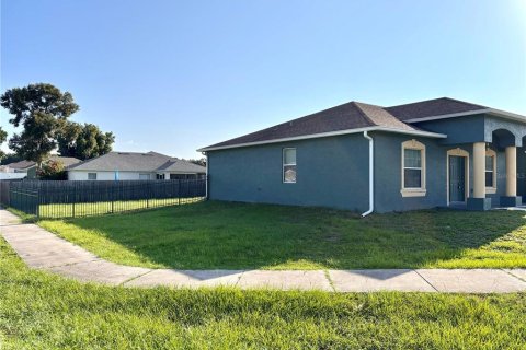 House in Ocala, Florida 3 bedrooms, 185.8 sq.m. № 2094660 - photo 2