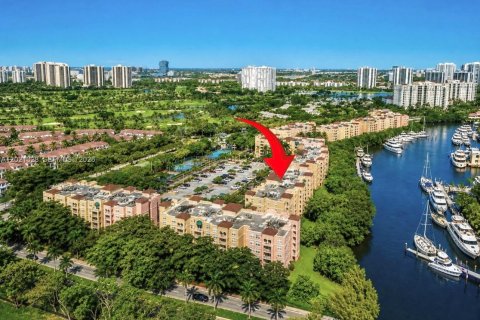 Condo à Aventura, Floride, 2 chambres  № 2256901
