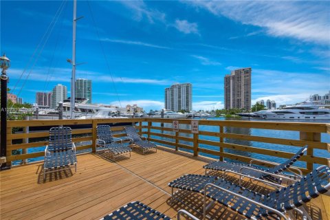 Copropriété à louer à Aventura, Floride: 2 chambres, 102.19 m2 № 2256901 - photo 30