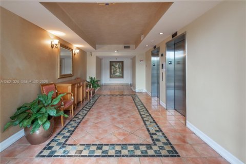 Copropriété à louer à Aventura, Floride: 2 chambres, 102.19 m2 № 2256901 - photo 3