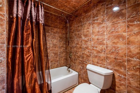 Copropriété à louer à Aventura, Floride: 2 chambres, 102.19 m2 № 2256901 - photo 22