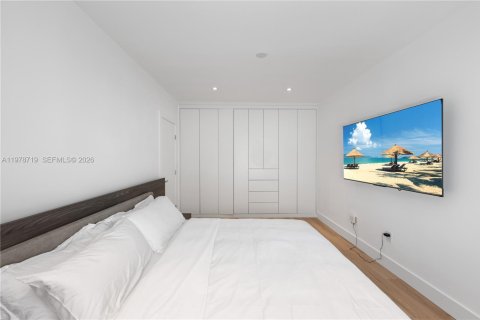Casa en alquiler en Miami Beach, Florida, 3 dormitorios, 174.75 m2 № 2079062 - foto 14