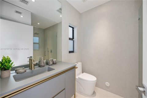 Casa en alquiler en Miami Beach, Florida, 3 dormitorios, 174.75 m2 № 2079062 - foto 18