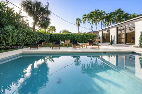 Casa en alquiler en Miami Beach, Florida, 3 dormitorios, 174.75 m2 № 2079062 - foto 8