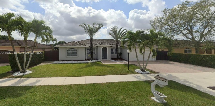 Immobilier commercial à Miami, Floride 1 chambre № 2063200