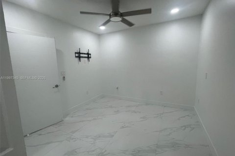Immobilier commercial à louer à Miami, Floride: 1 chambre № 2063200 - photo 5