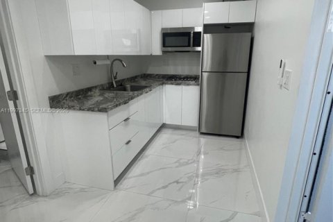 Immobilier commercial à louer à Miami, Floride: 1 chambre № 2063200 - photo 2