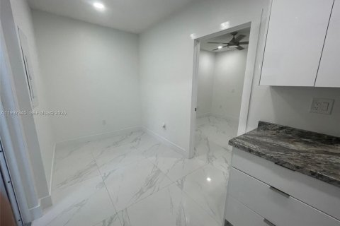 Immobilier commercial à louer à Miami, Floride: 1 chambre № 2063200 - photo 6