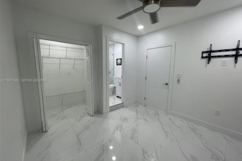 Immobilier commercial à louer à Miami, Floride: 1 chambre № 2063200 - photo 7