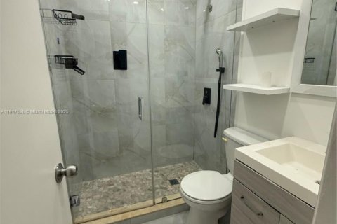 Снять в аренду виллу или дом в Майами, Флорида 3 спальни, 128.21м2, № 1972206 - фото 8