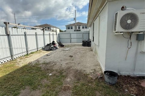 Снять в аренду виллу или дом в Майами, Флорида 3 спальни, 128.21м2, № 1972206 - фото 15