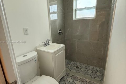 Снять в аренду виллу или дом в Майами, Флорида 3 спальни, 128.21м2, № 1972206 - фото 10