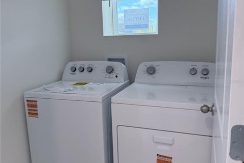 Casa en alquiler en Winter Haven, Florida, 3 dormitorios, 139.73 m2 № 1903180 - foto 8