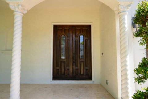 Villa ou maison à louer à Tampa, Floride: 4 chambres, 342.72 m2 № 2348413 - photo 6