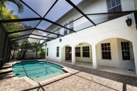 Villa ou maison à louer à Tampa, Floride: 4 chambres, 342.72 m2 № 2348413 - photo 2