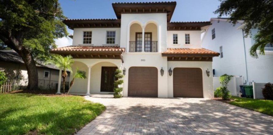 Villa ou maison à Tampa, Floride 4 chambres, 342.72 m2 № 2348413