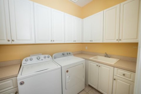 Villa ou maison à louer à Tampa, Floride: 4 chambres, 342.72 m2 № 2348413 - photo 23