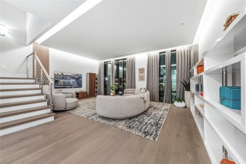 Купить таунхаус в Норт-Майами-Бич, Флорида 4 спальни, 313.55м2, № 1973610 - фото 16