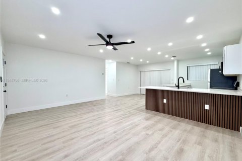 Casa en venta en Lauderhill, Florida, 3 dormitorios, 115.57 m2 № 2001957 - foto 6