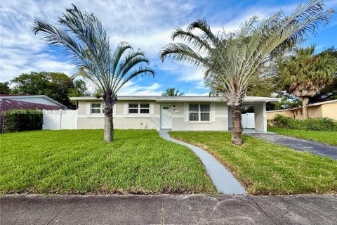 Casa en venta en Lauderhill, Florida, 3 dormitorios, 115.57 m2 № 2001957 - foto 2