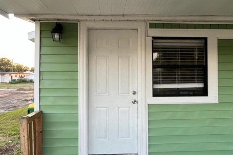 House in Cocoa, Florida 2 bedrooms, 57.97 sq.m. № 2177044 - photo 13