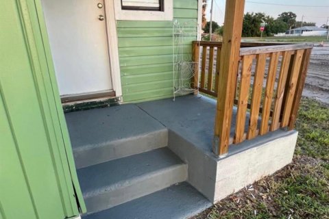 House in Cocoa, Florida 2 bedrooms, 57.97 sq.m. № 2177044 - photo 10
