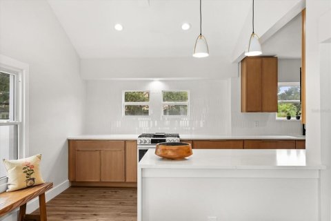 Casa en venta en Orlando, Florida, 4 dormitorios, 228.54 m2 № 1913587 - foto 10