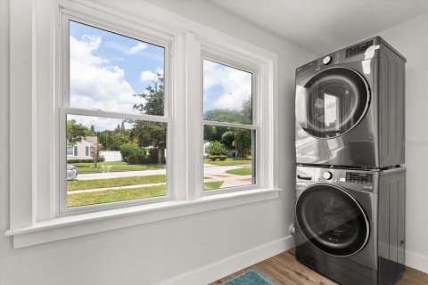 Casa en venta en Orlando, Florida, 4 dormitorios, 228.54 m2 № 1913587 - foto 24