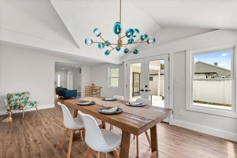 Casa en venta en Orlando, Florida, 4 dormitorios, 228.54 m2 № 1913587 - foto 7
