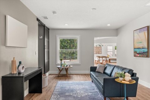 Casa en venta en Orlando, Florida, 4 dormitorios, 228.54 m2 № 1913587 - foto 5