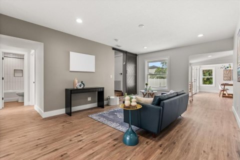 Casa en venta en Orlando, Florida, 4 dormitorios, 228.54 m2 № 1913587 - foto 4