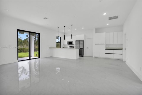 Casa en venta en Lehigh Acres, Florida, 3 dormitorios, 151.43 m2 № 1798769 - foto 17