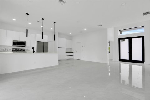 Casa en venta en Lehigh Acres, Florida, 3 dormitorios, 151.43 m2 № 1798769 - foto 10