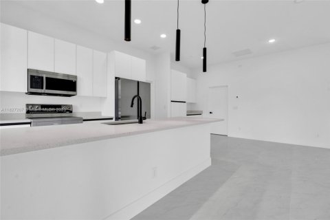 Casa en venta en Lehigh Acres, Florida, 3 dormitorios, 151.43 m2 № 1798769 - foto 13