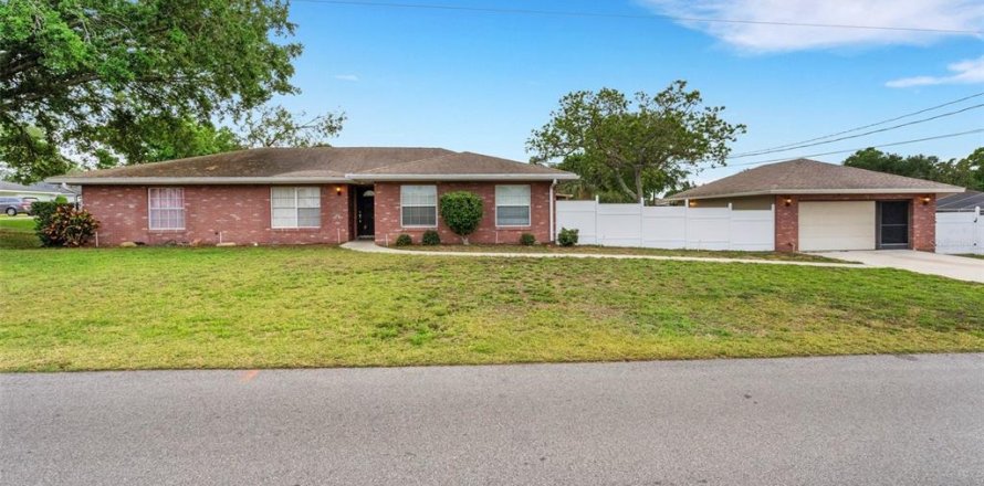 House in Winter Haven, Florida 3 bedrooms, 163.88 sq.m. № 1592088