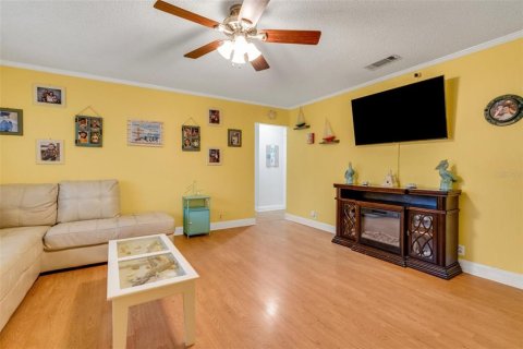 House in Winter Haven, Florida 3 bedrooms, 163.88 sq.m. № 1592088 - photo 6