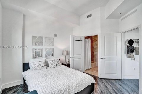 Condominio en alquiler en North Bay Village, Florida, 2 dormitorios, 113.62 m2 № 2009247 - foto 27