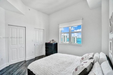 Condominio en alquiler en North Bay Village, Florida, 2 dormitorios, 113.62 m2 № 2009247 - foto 26