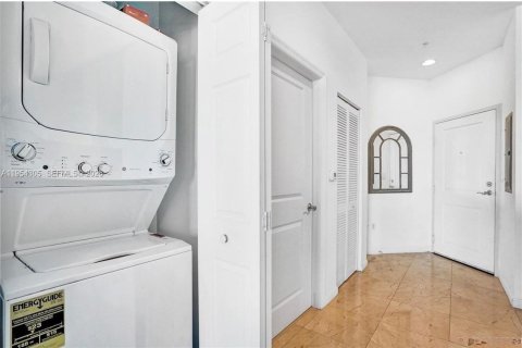 Condominio en alquiler en North Bay Village, Florida, 2 dormitorios, 113.62 m2 № 2009247 - foto 24