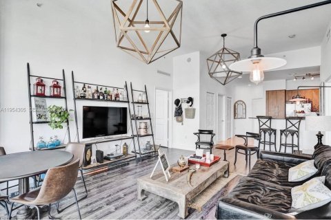 Condominio en alquiler en North Bay Village, Florida, 2 dormitorios, 113.62 m2 № 2009247 - foto 12