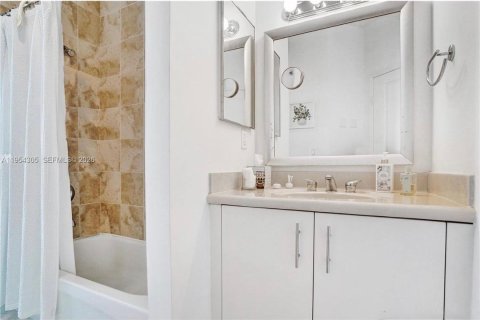 Condominio en alquiler en North Bay Village, Florida, 2 dormitorios, 113.62 m2 № 2009247 - foto 29