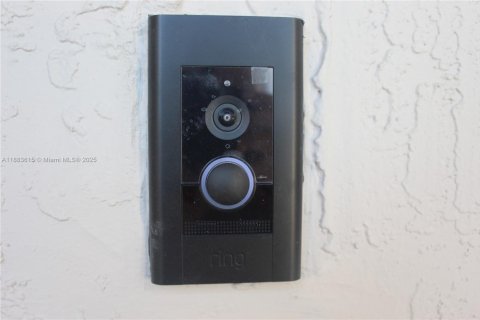 Townhouse in Miami, Florida 3 bedrooms, 137.96 sq.m. № 1929937 - photo 15