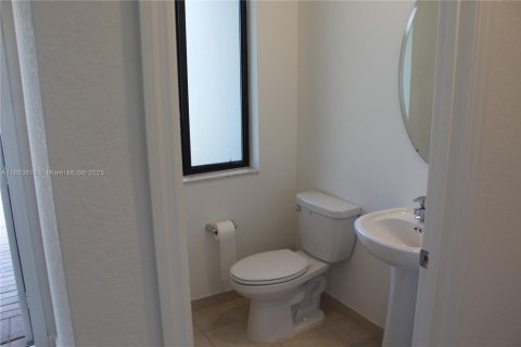 Townhouse in Miami, Florida 3 bedrooms, 137.96 sq.m. № 1929937 - photo 9