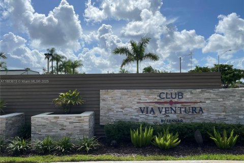 Townhouse in Miami, Florida 3 bedrooms, 137.96 sq.m. № 1929937 - photo 18