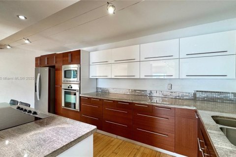 Condominio en alquiler en Miami Beach, Florida, 2 dormitorios, 91.79 m2 № 1896304 - foto 16