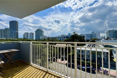Condominio en alquiler en Miami Beach, Florida, 2 dormitorios, 91.79 m2 № 1896304 - foto 29