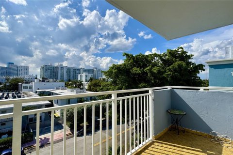 Condominio en alquiler en Miami Beach, Florida, 2 dormitorios, 91.79 m2 № 1896304 - foto 30