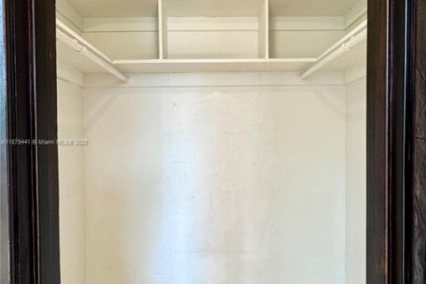 Condominio en alquiler en Miami Beach, Florida, 2 dormitorios, 91.79 m2 № 1896304 - foto 28